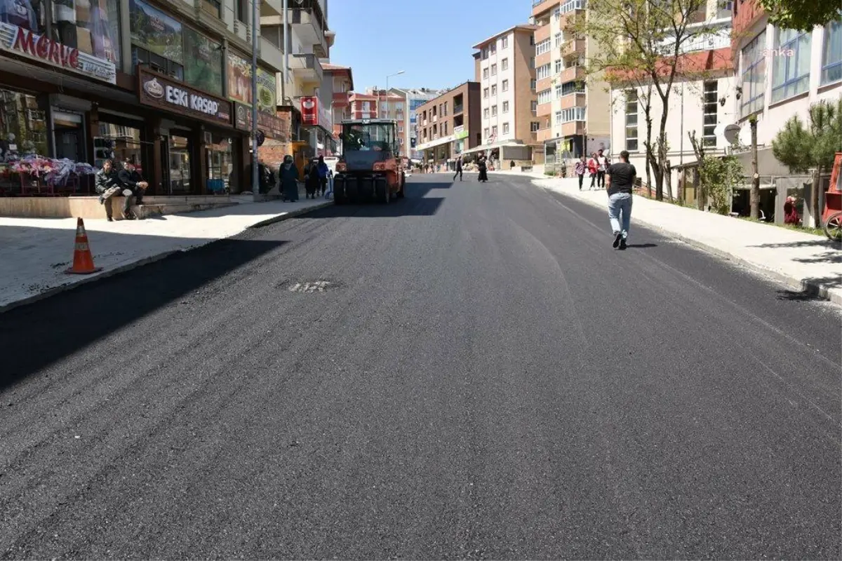 Tekirdağ Büyükşehir\'den Çerkezköy İlçesine 800 Ton Sıcak Asfalt Serildi