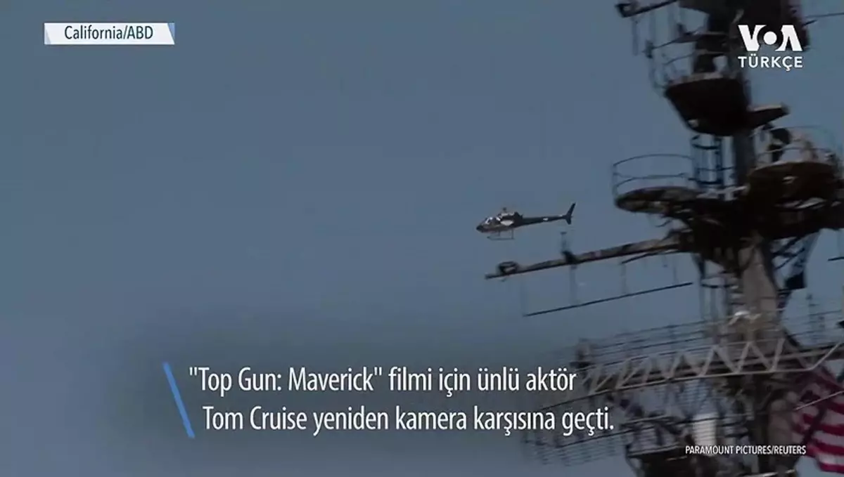 Tom Cruise Top Gun Prömiyerine Helikopterle Geldi