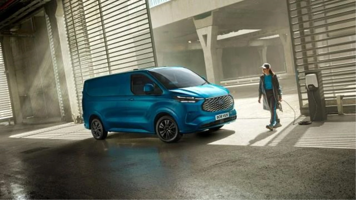 Türkiye\'de üretilecek tam elektrikli Ford E-Transit Custom vitrine çıktı!