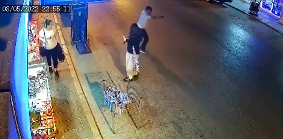 Son dakika... Tütüncüye silahlı saldırı kamerada