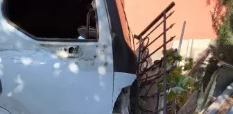 Tuzla'da freni boşalan tır önce araca çarptı, ardından müstakil eve daldı