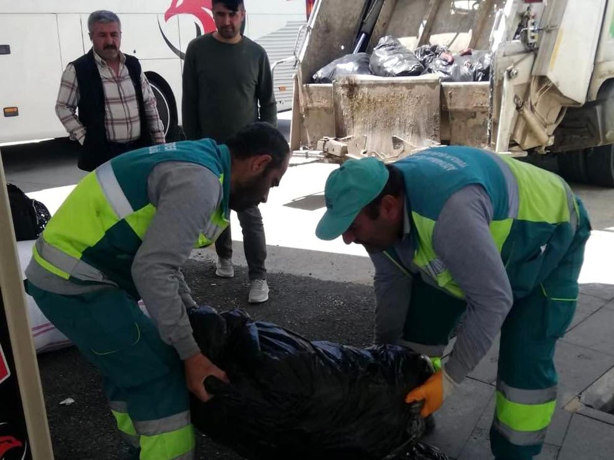 Adıyaman'da 400 kilo sağlıksız sucuk imha edildi