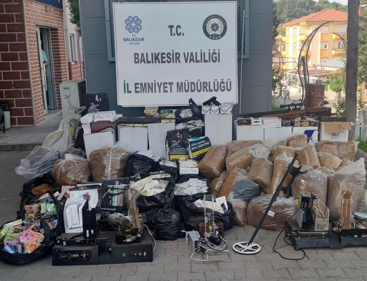Son dakika 3. sayfa: Balıkesir\'de kaçak tütün operasyonu