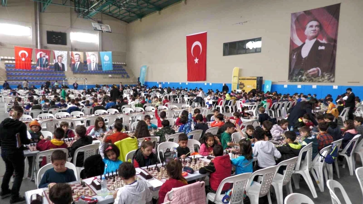 Başiskele\'de 19 Mayıs coşkusu satranç turnuvasıyla başladı