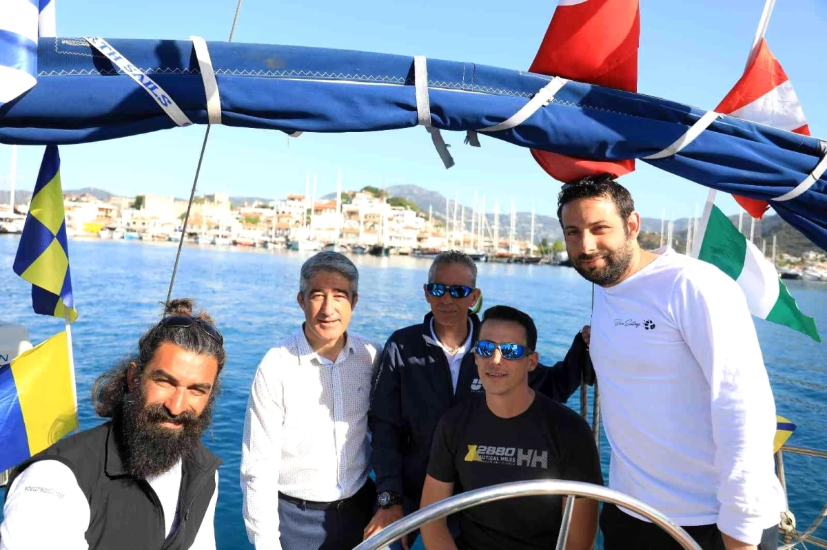 Marmaris Belediye Başkanı Oktay, Çiğli Belediye Başkanı Gümrükçü ile Bear Sailing Yelken Takımını Yolcu Etti