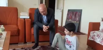 CHP'li Çakırözer Paralimpik Dünya Şampiyonu Baran Şimşek'i Ziyaret Etti