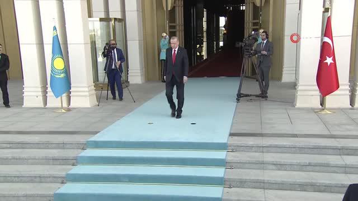 Cumhurbaşkanı Erdoğan, Kazakistan Cumhuriyeti Cumhurbaşkanı Tokayev\'i resmi törenle karşıladı