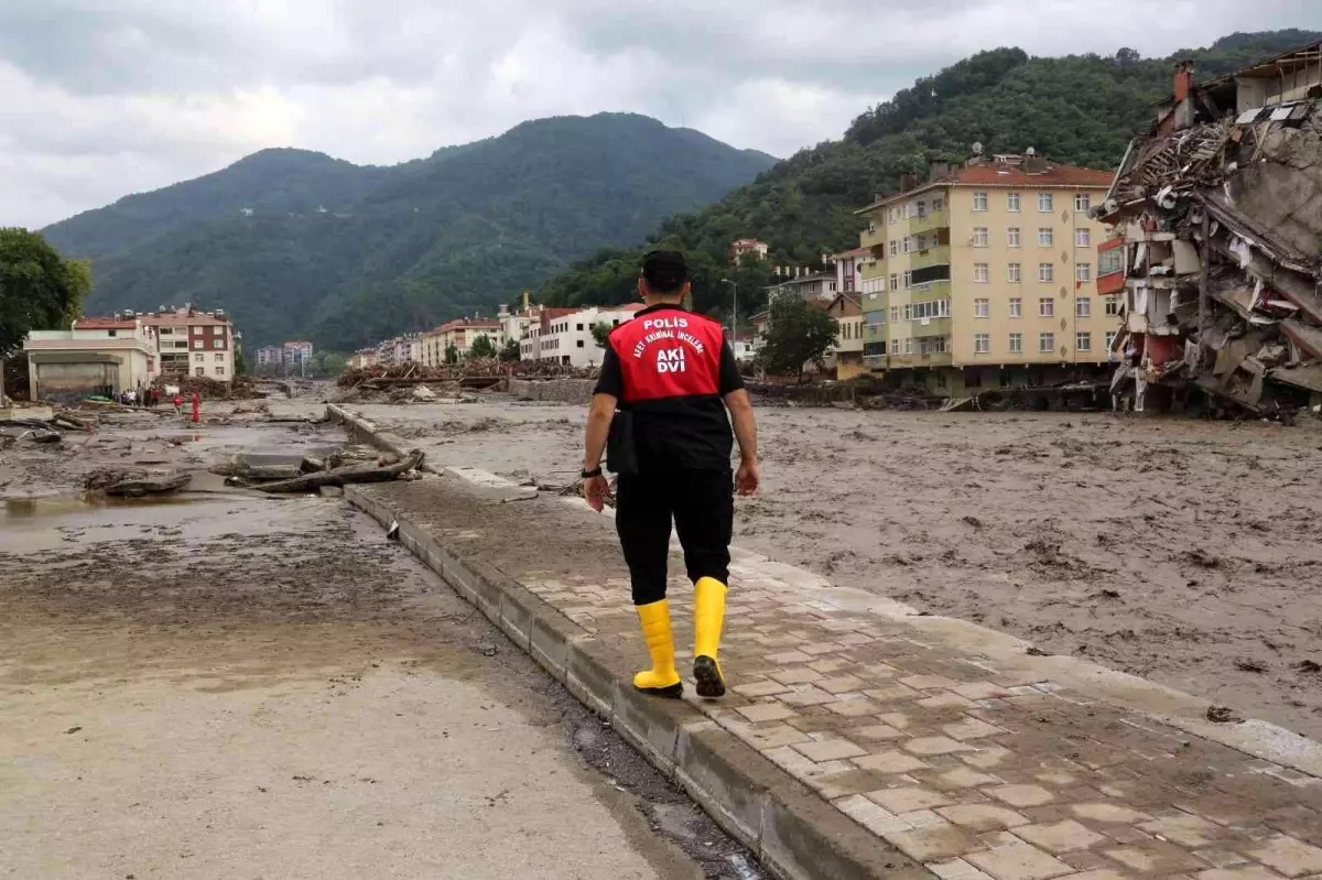 Emniyet\'ten Bozkurt raporu: Sel felaketine bunlar sebep olmuş