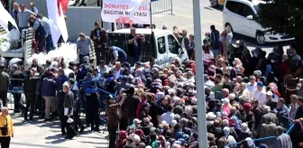 Fide sırasına giren vatandaşlar izdiham oluşturdu