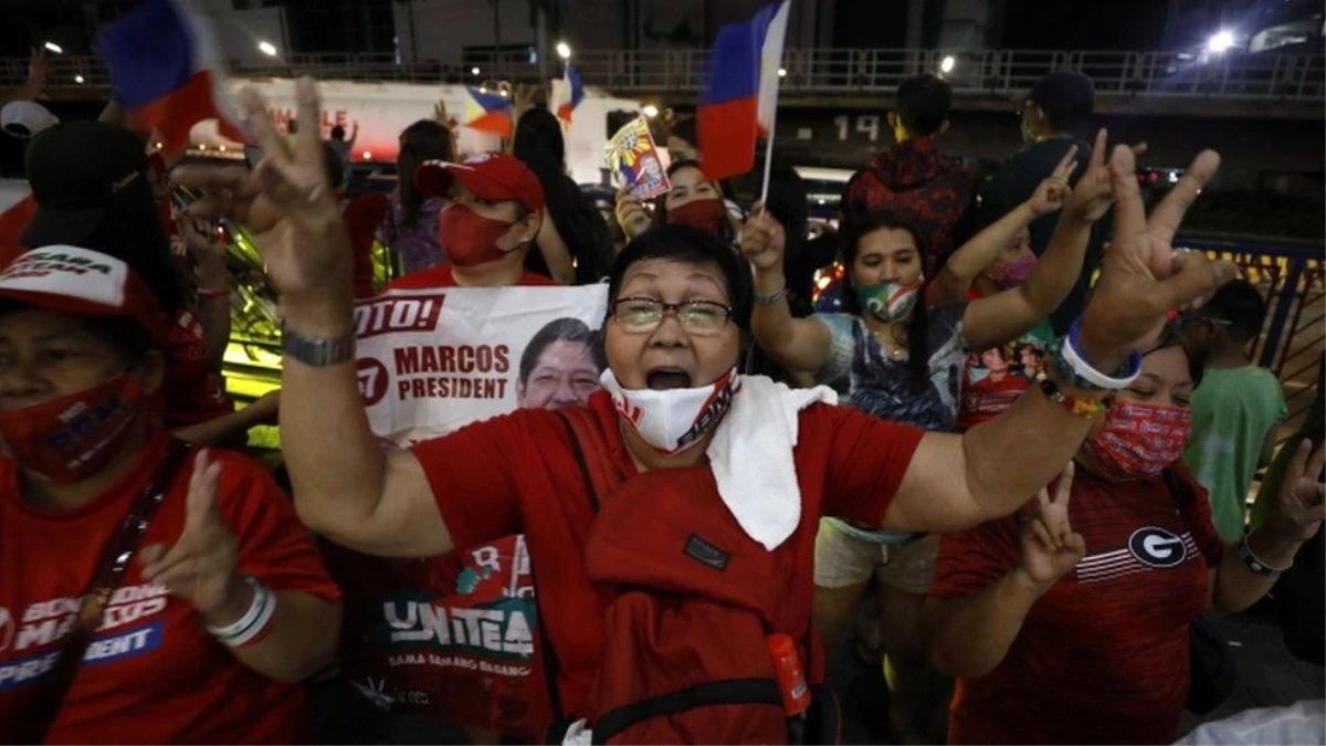 Filipinler\'de devlet başkanlığı seçimi: Marcos ailesi 36 yıl sonra iktidara dönüyor