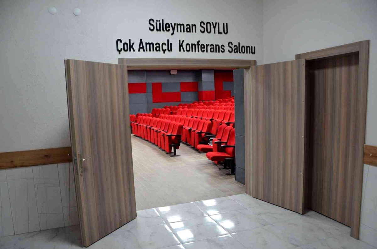 İçişleri Bakanı Soylu\'nun ismi Koçarlı\'daki konferans salonuna verildi