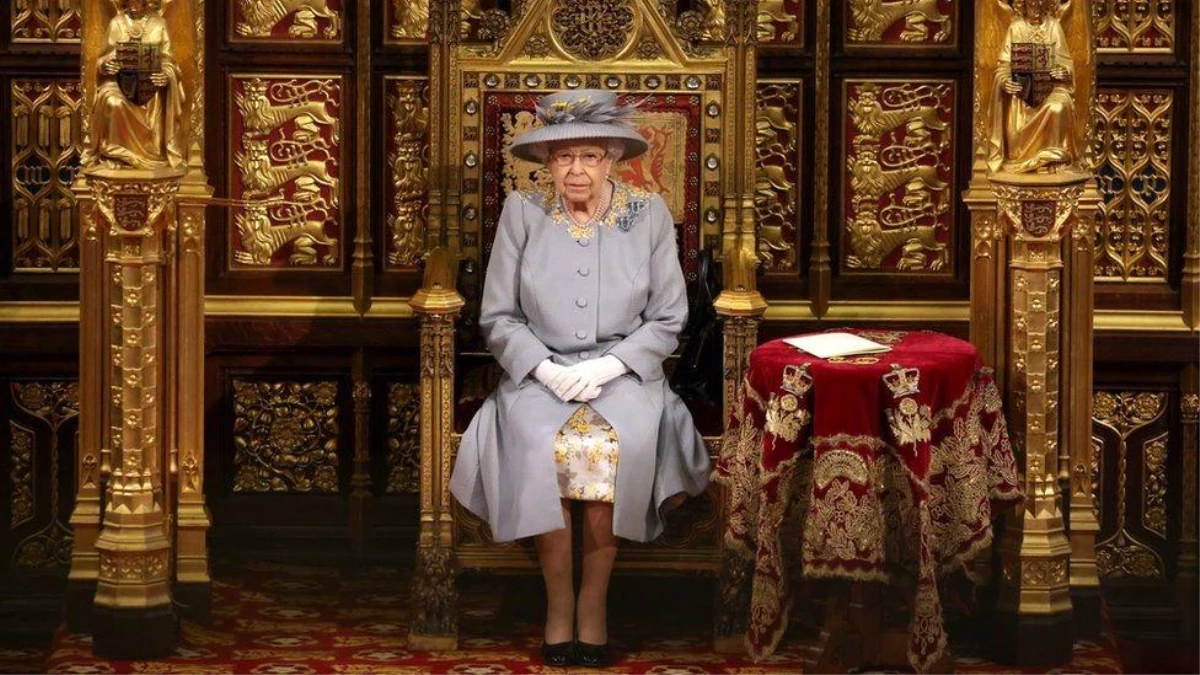 İngiltere\'de Parlamento açılışını Kraliçe 2. Elizabeth yerine Prens Charles ve William yapacak