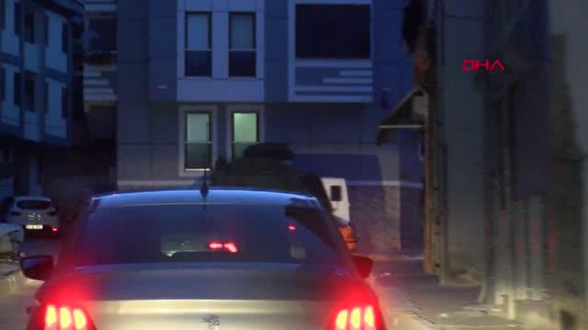 İSTANBUL\'DA UYUŞTURUCU TACİRLERİNE ŞAFAK OPERASYONU