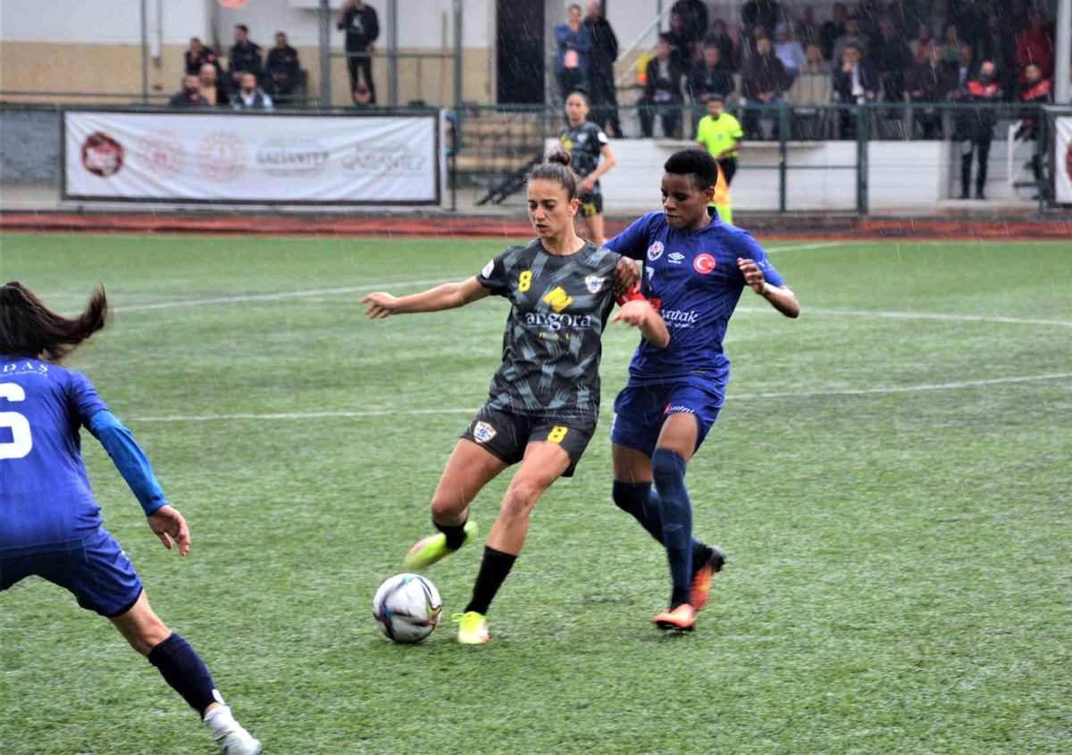 Kadın Futbol Süper Ligi\'nde play-off ve play-out maçları başlıyor