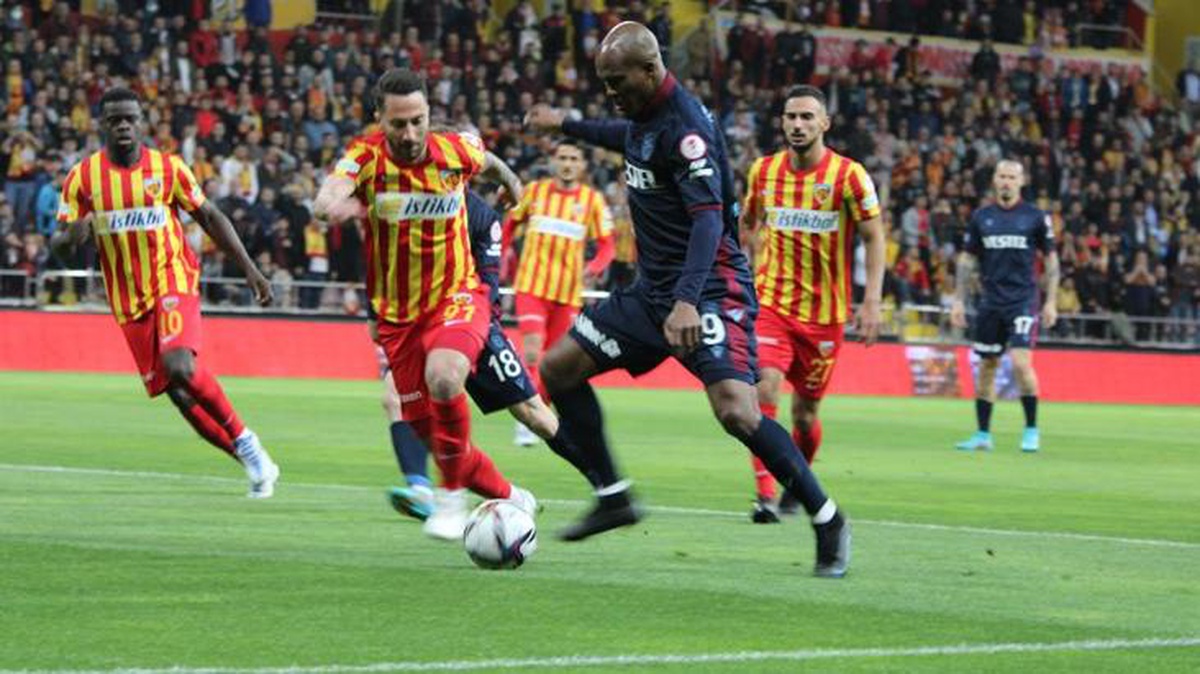 Kayserispor-Trabzonspor maçında nefesler tutuldu! Türkiye Kupası\'nda ilk finalist netleşti