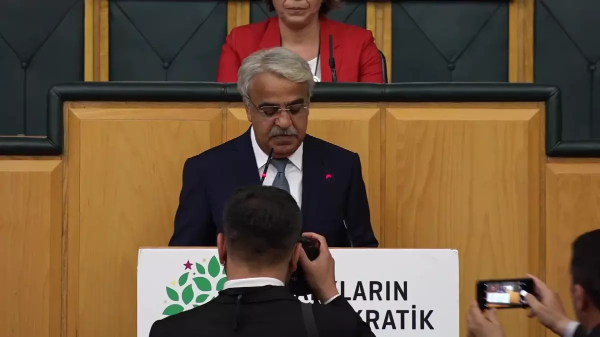 Sancar'dan Suriyeli Sığınmacılar Tepkisi: Saat Başı Neredeyse Karar Değiştiren Bir İktidar ile Karşı Karşıyayız