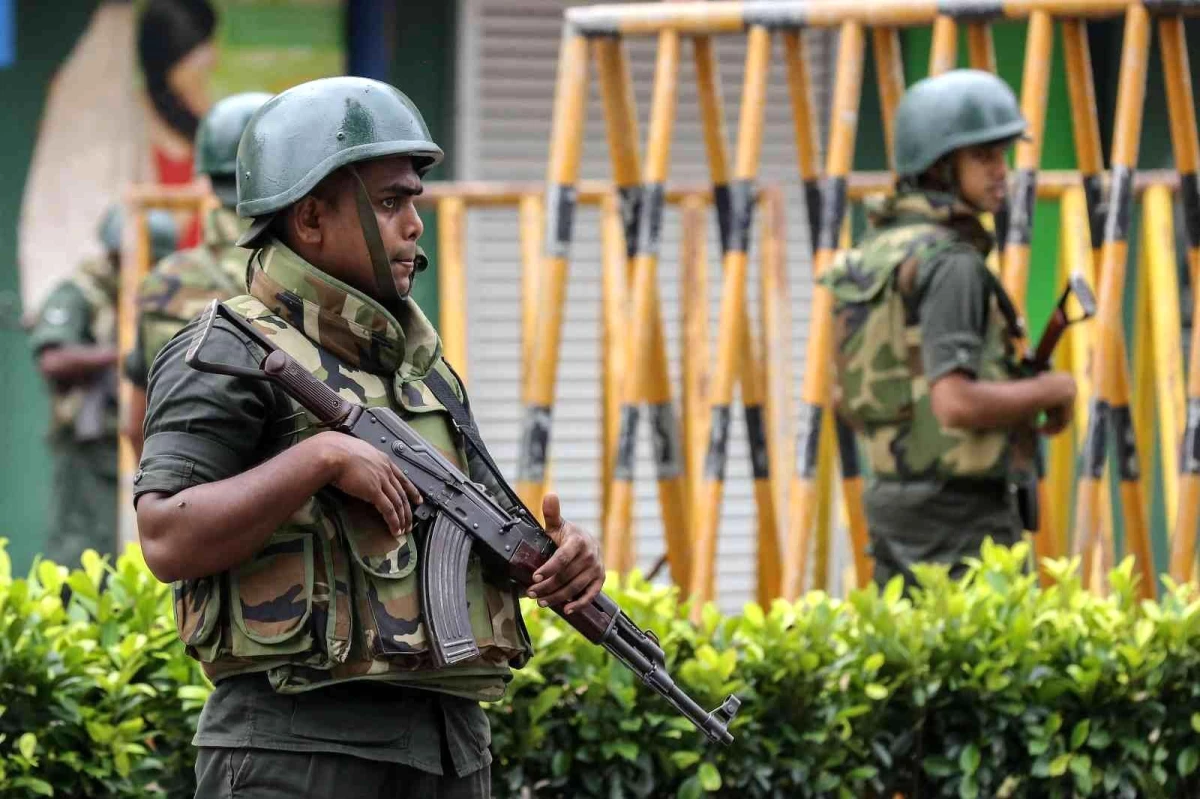 Sri Lanka\'da orduya yağmacılar ve vandallar hakkında "vur" emri verildi