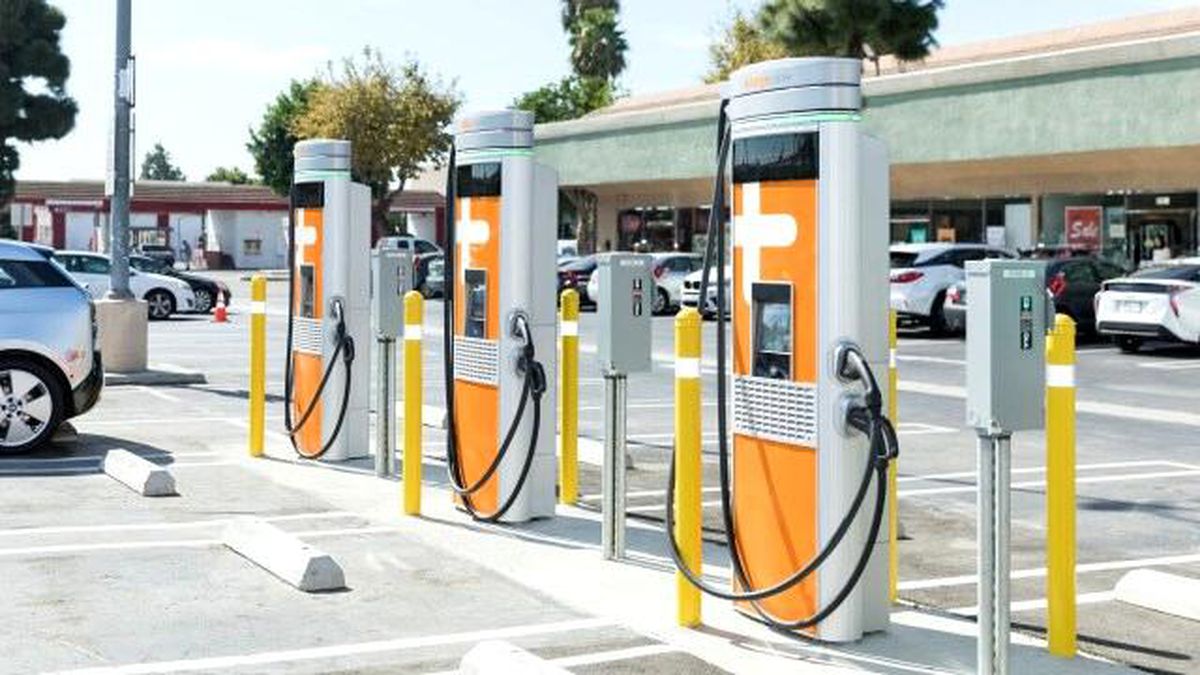 Togg CEO'su müjdeyi verdi: Kaç tane şarj istasyonu kurulacak?