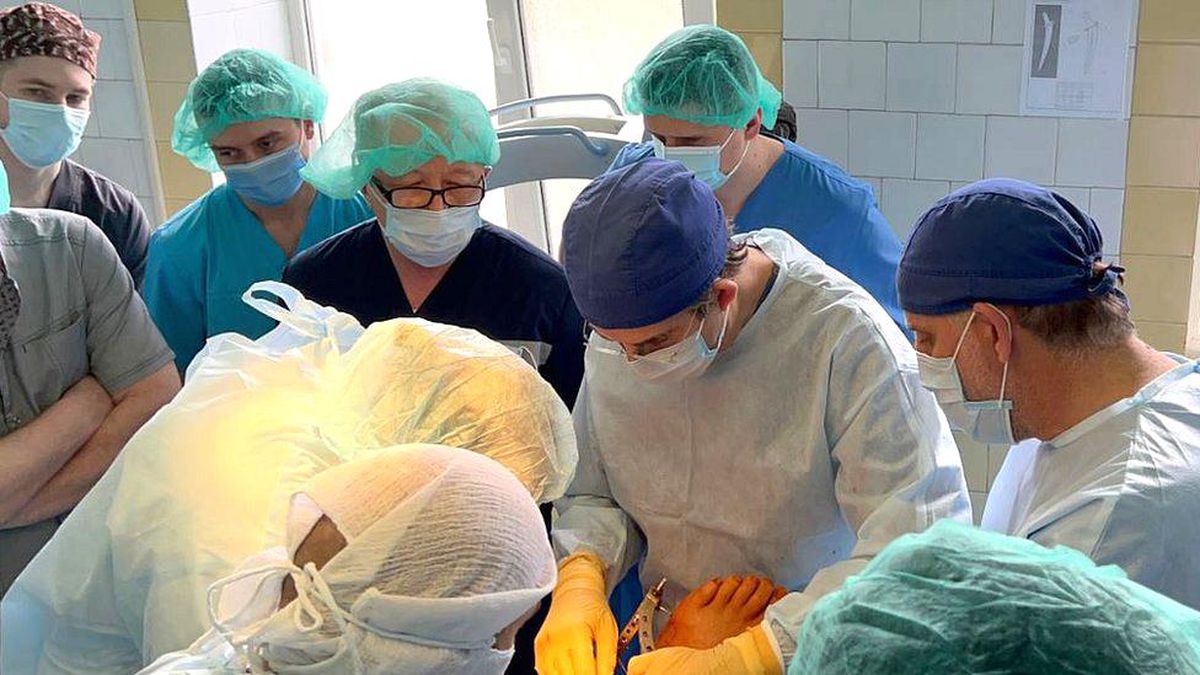 Ukrayna\'da hayat kurtaran Suriyeli doktor: \'Savaş alanında değilseniz, böyle yaraları asla görmezsiniz\'