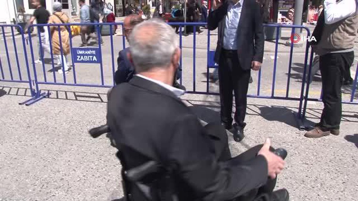 Ümraniye'de, engellilerle empati için 1 dakikalığına engelli oldular