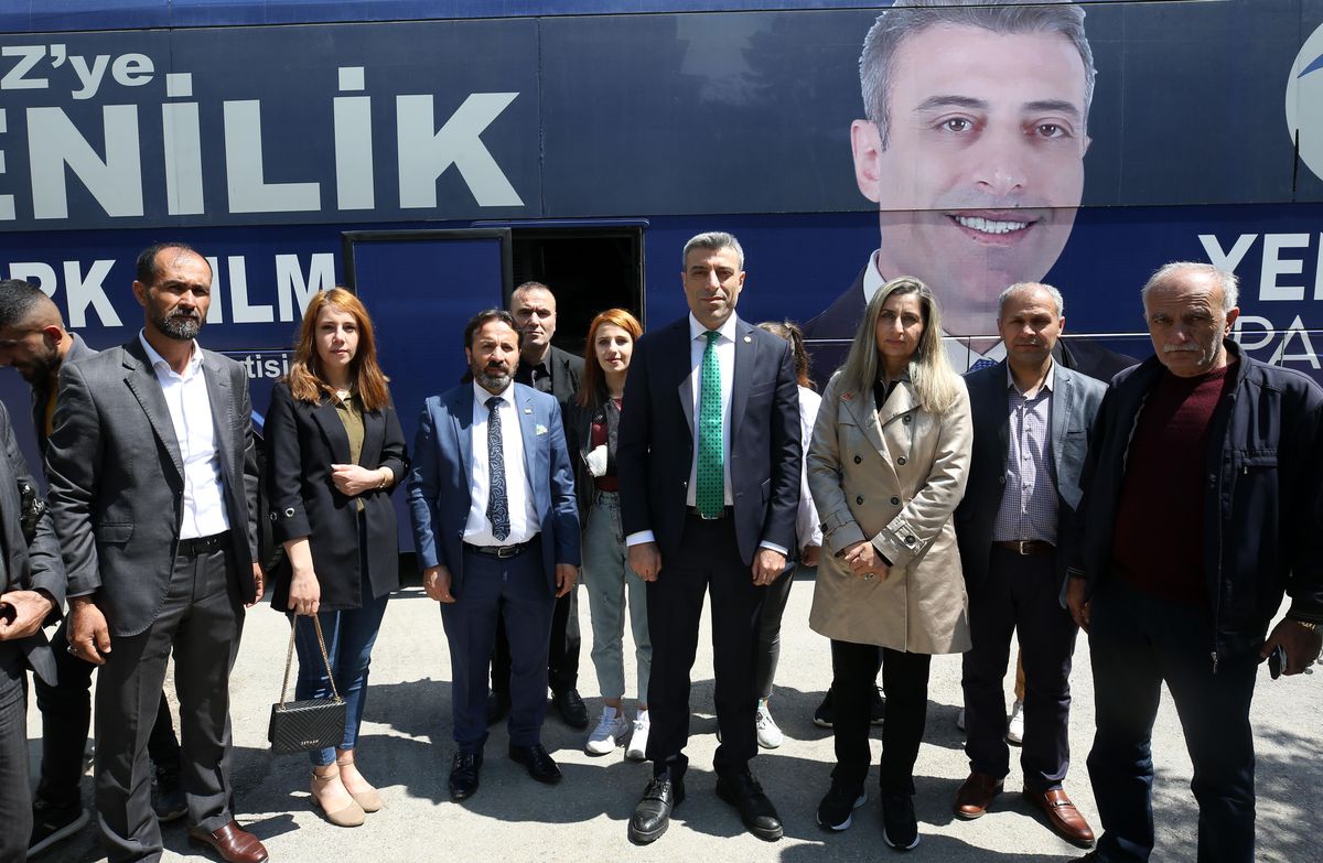Yenilik Partisi Genel Başkanı Yılmaz, Muş'ta ziyaretlerde bulundu