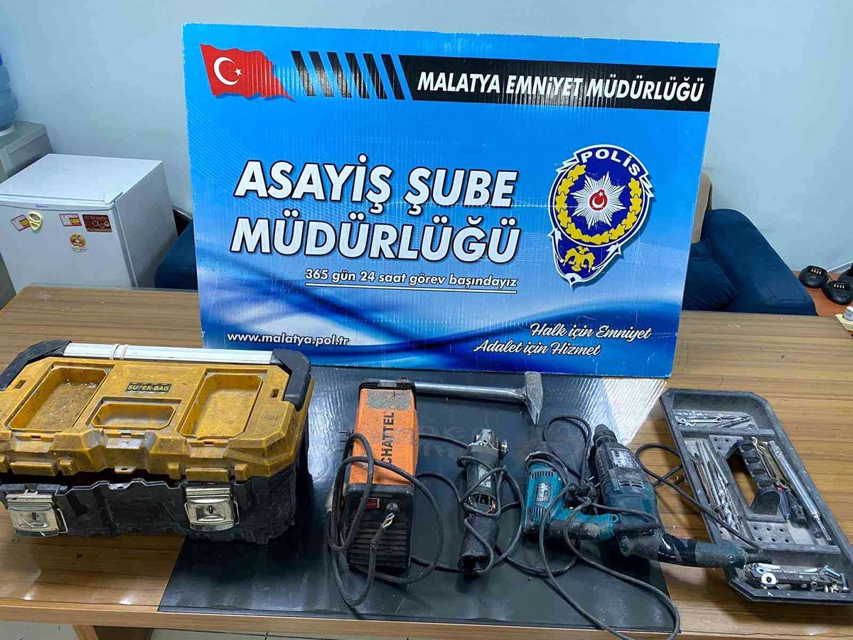 Akü hırsızları tutuklandı