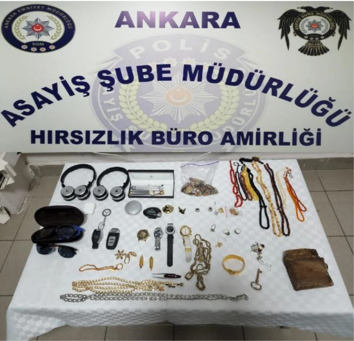 Son dakika haberleri... Ankara\'da otomobil ve ziynet eşyası çalan 4 şüpheli tutuklandı