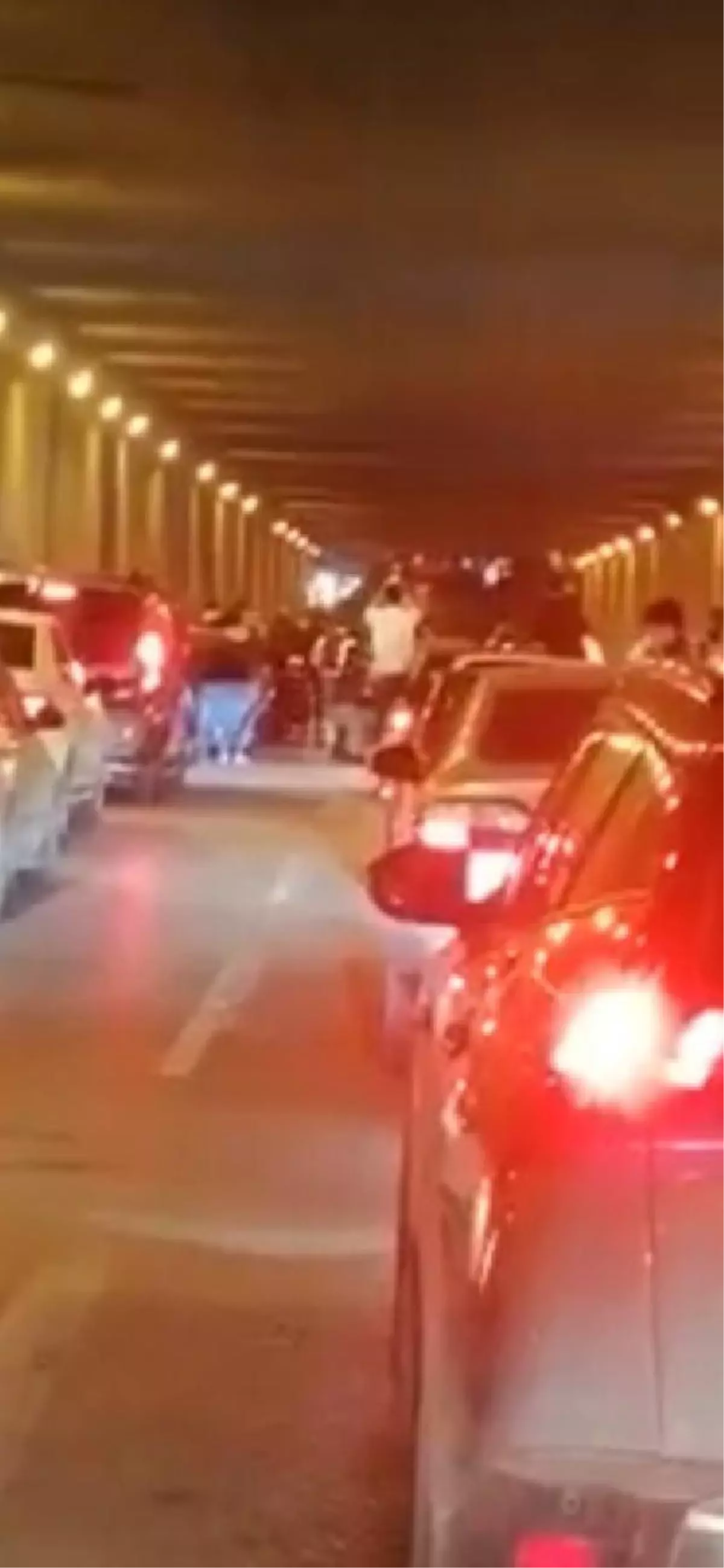 Asker uğurlamada, tünelde yol kesip havaya ateş açtılar