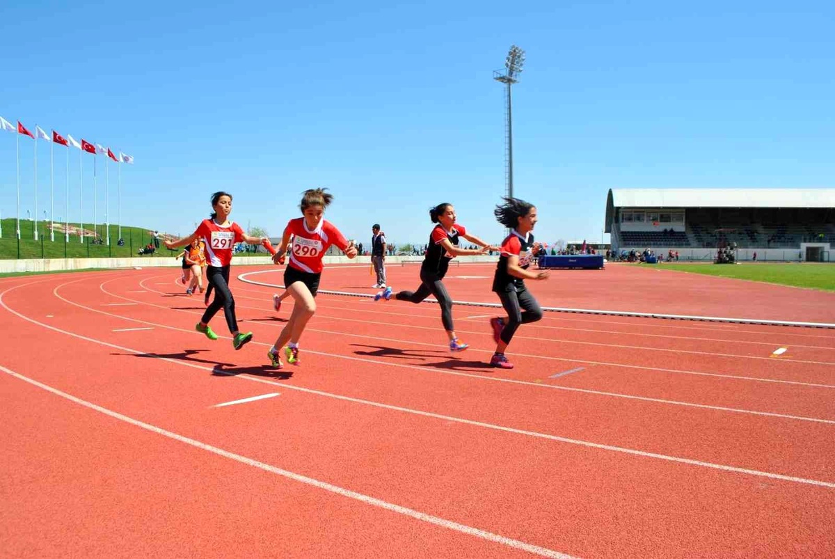 Atletizmin yıldızları Denizli\'de piste çıkacak