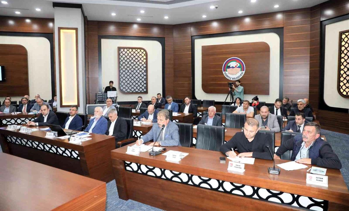 Başkan Söğüt: 'Kamulaştırdığımız arsaları da konuşalım'