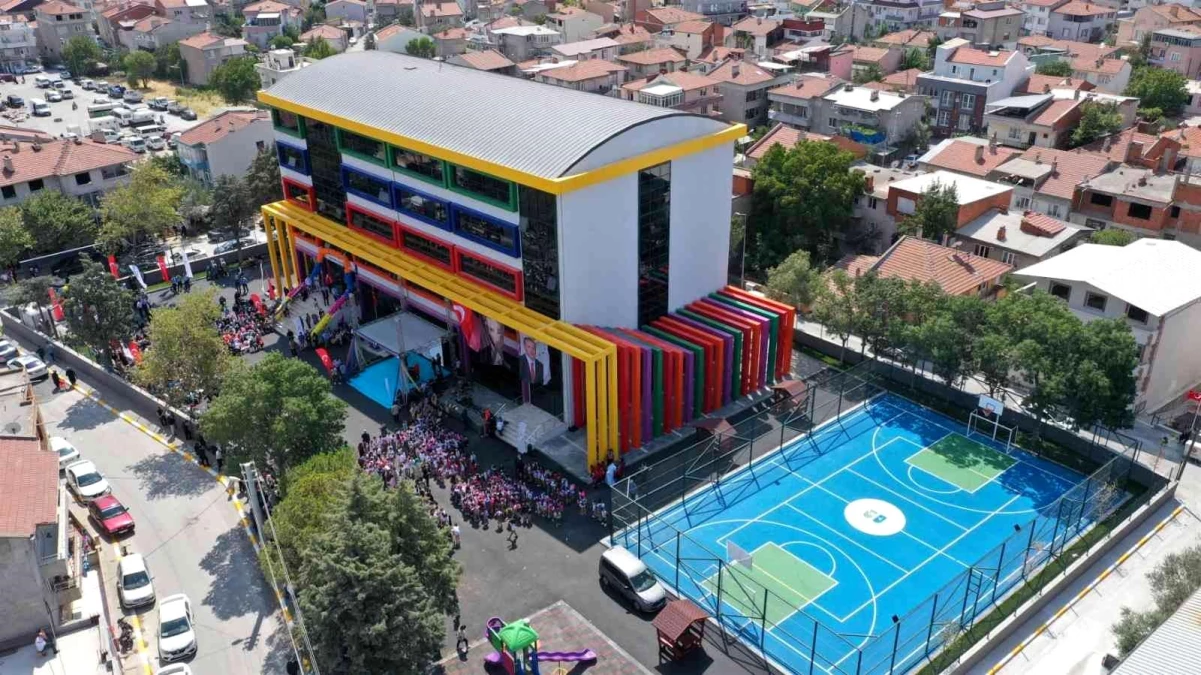 Son dakika haber | Büyükşehir, şehre yeni spor sahaları kazandırıyor