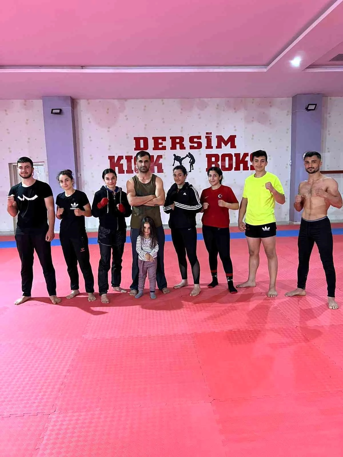 Dersim kick boks sporcuları, Dünya Kupası\'nda Türkiye\'yi temsil edecek