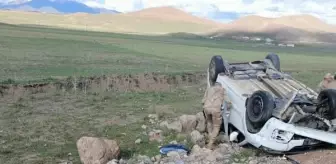 Devrilen otomobilin camdan fırlayan sürücüsü öldü