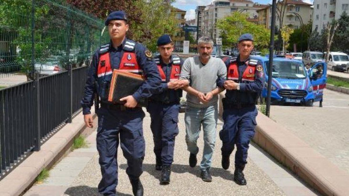 Evini silah imalathanesine dönüştürdüğü ortaya çıktı! Tabanca imal eden şüpheli yakalandı