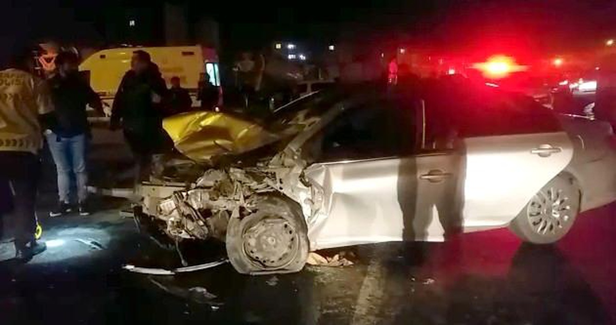 Son dakika haberleri... Hakkari\'de trafik kazası: Biri polis 2 kişi hayatını kaybetti
