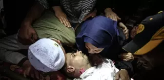 İsrail güçlerinin öldürdüğü Filistinli, Gazze'de toprağa verildi