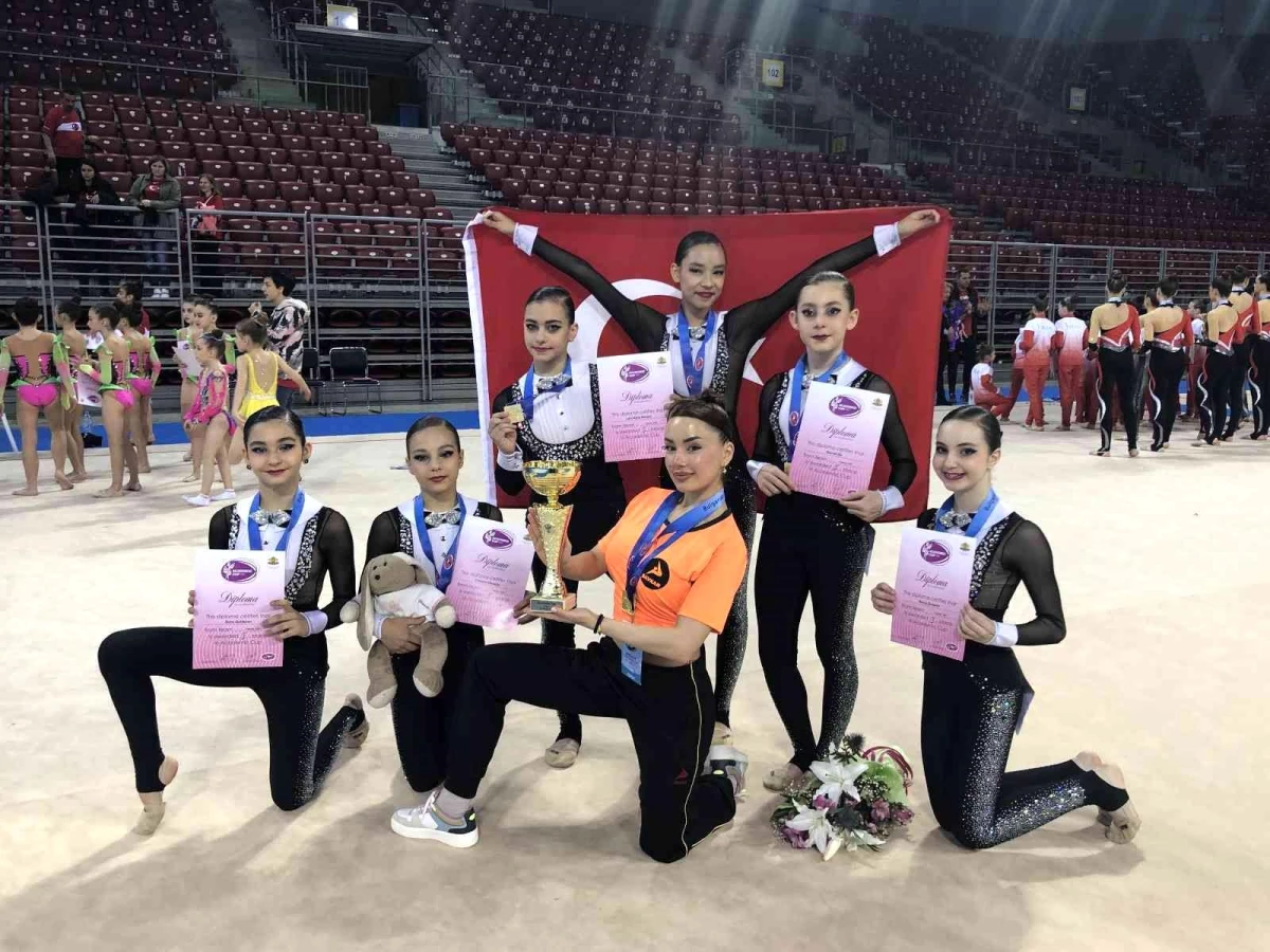 İstanbul Şavkar Kulübü Estetik Cimnastik Takımı, Bulgaristan\'dan altın madalya ile döndü