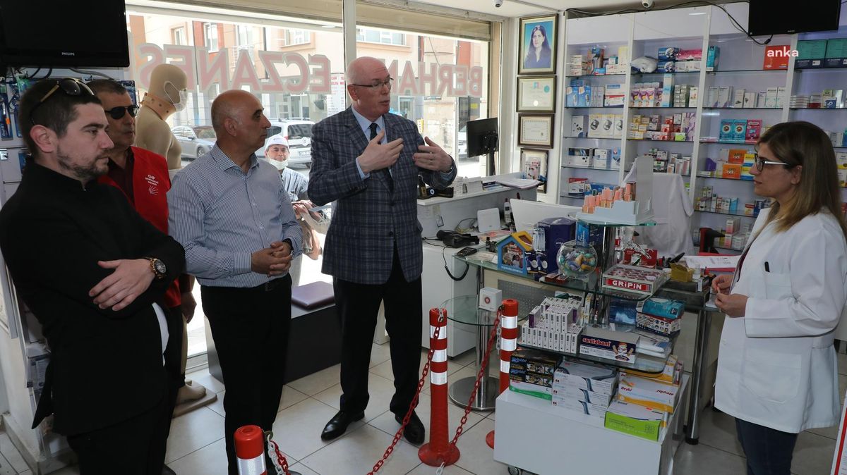 Kurt ve Çınar, Kırmızıtoprak Mahallesi\'nde Esnaf ve Vatandaşın Derdini Dinledi