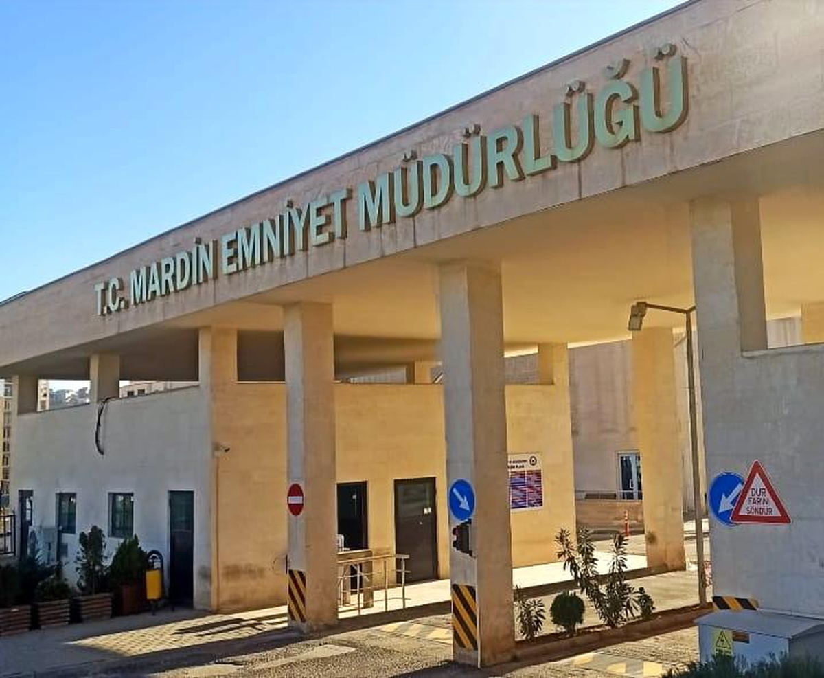 Son dakika haberleri... Mardin\'de eş zamanlı terör operasyonu: 10 gözaltı