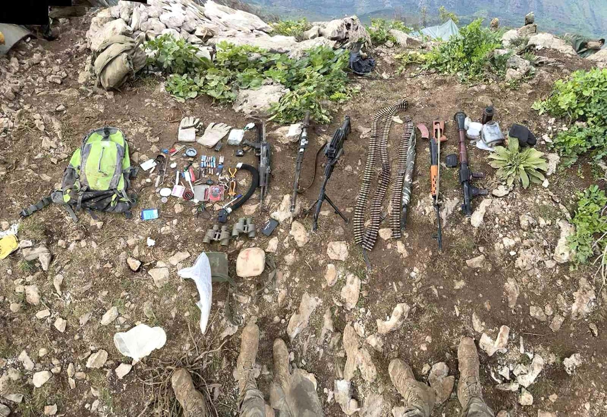 Son dakika haberleri: Pençe-Kilit Operasyonu\'nda çok sayıda silah ve mühimmat ele geçirildi