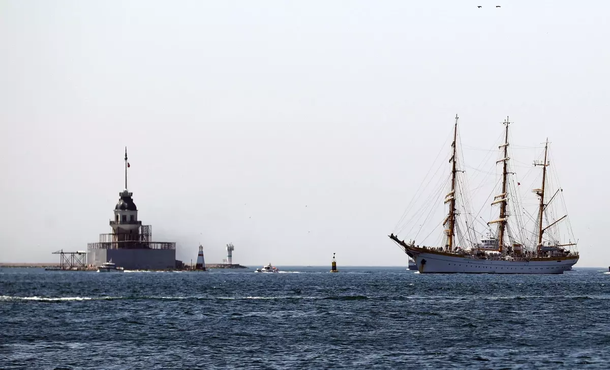 Romanya'ya ait 84 yaşındaki askeri eğitim gemisi İstanbul'da