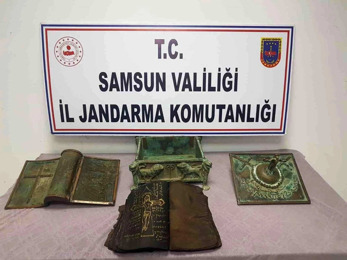 Samsun\'da tarihi niteliğinde olduğu değerlendirilen İncil ve metal sanduka ele geçti