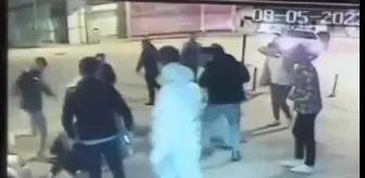 Son dakika haberleri | Sokak ortasında 10 kişi tarafından dövüldü; o anlar kamerada