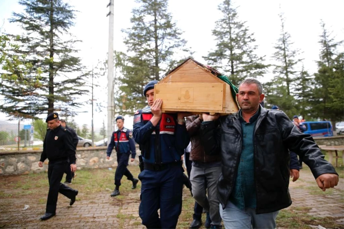 Son dakika haberleri: Tüm Türkiye onu "Üzümler olunca da gelin" demesiyle tanımıştı... Tevhide nine hayatını kaybetti