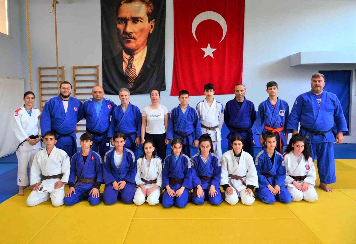 Yunusemreli judocular Kahramanmaraş\'ta madalya arayacak