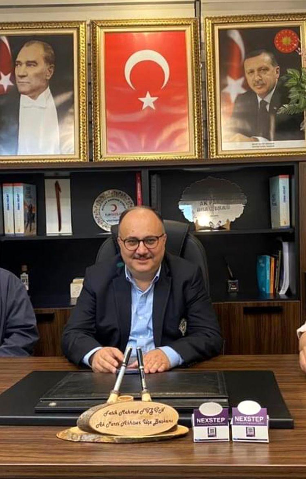 AK Parti\'li Füzün\'den Akhisar Belediyesinin civciv dağıtma projesine tepki
