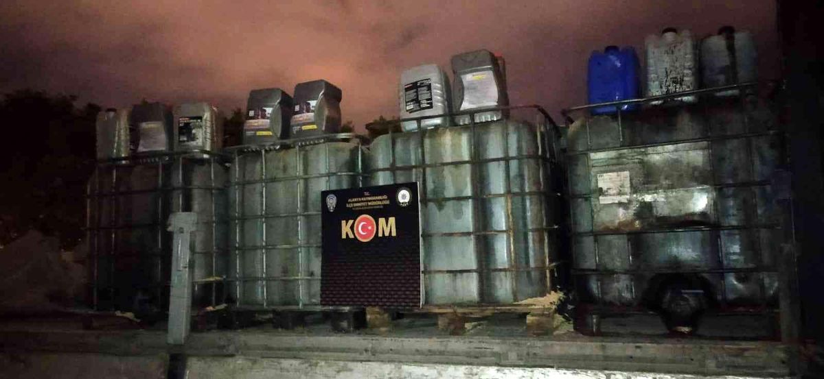 Alanya\'da 8 bin 200 litre kaçak akaryakıt yakalandı