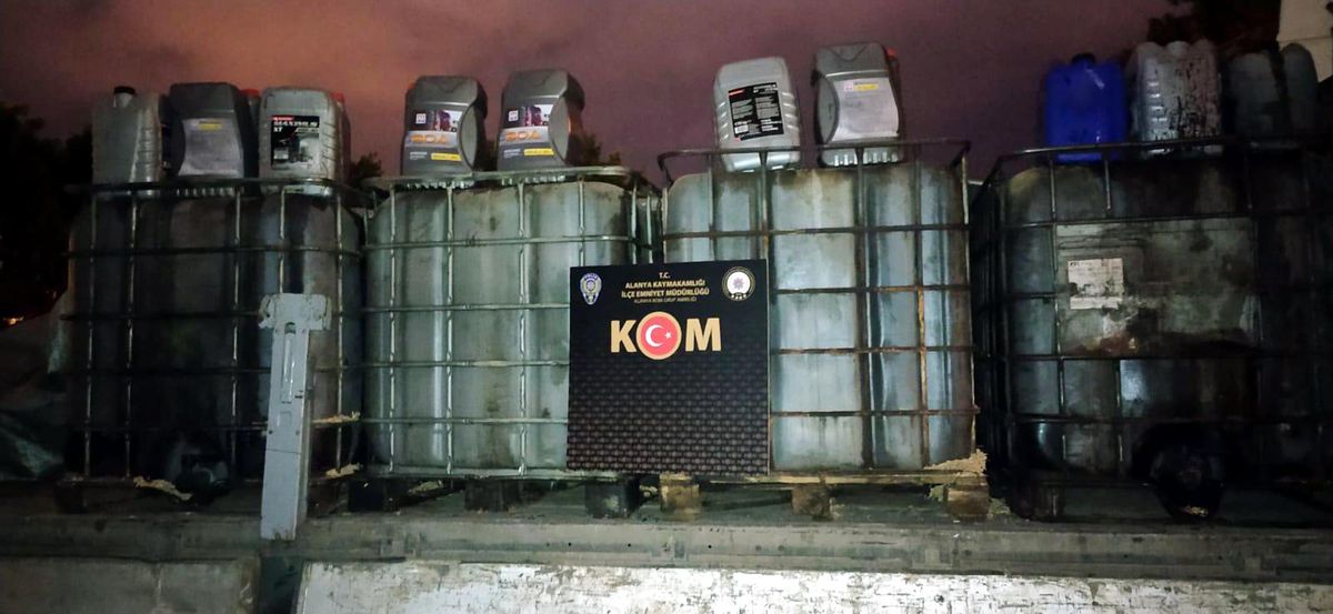 Alanya\'da 8 bin 200 litre kaçak akaryakıt ele geçirdi