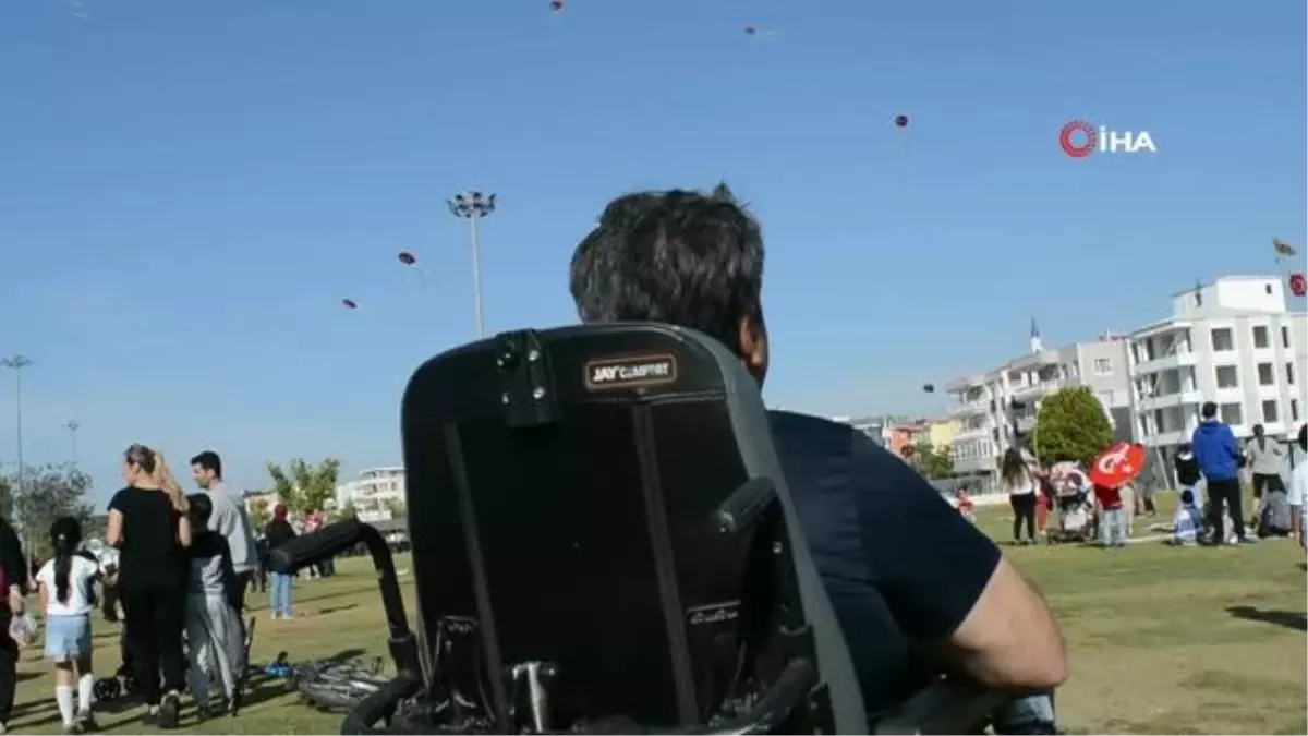 Aliağa'da engelli çocuklar uçurtma şenliğinde buluştu
