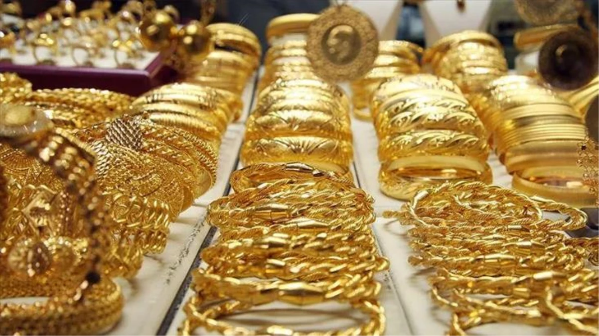 Güne yükselişle başlayan altının gram fiyatı 913 lira seviyesinden işlem görüyor